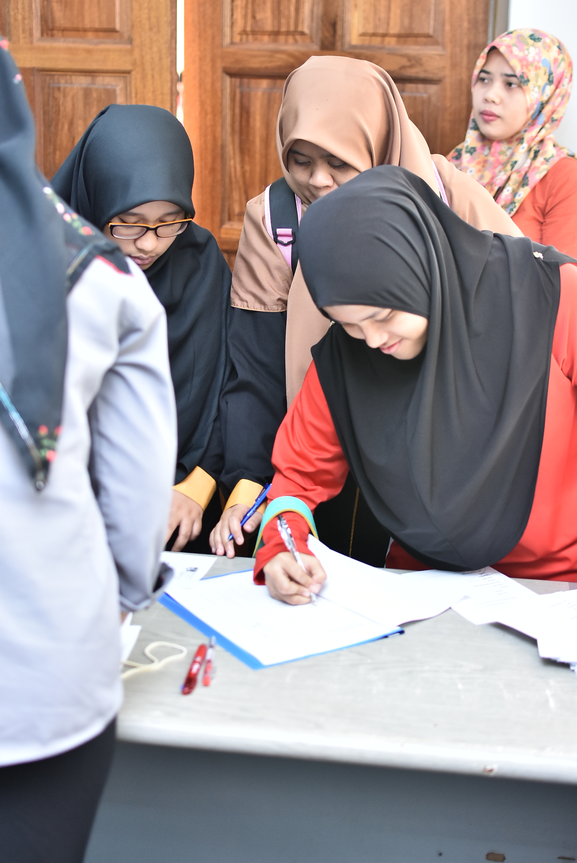 UKM 8987